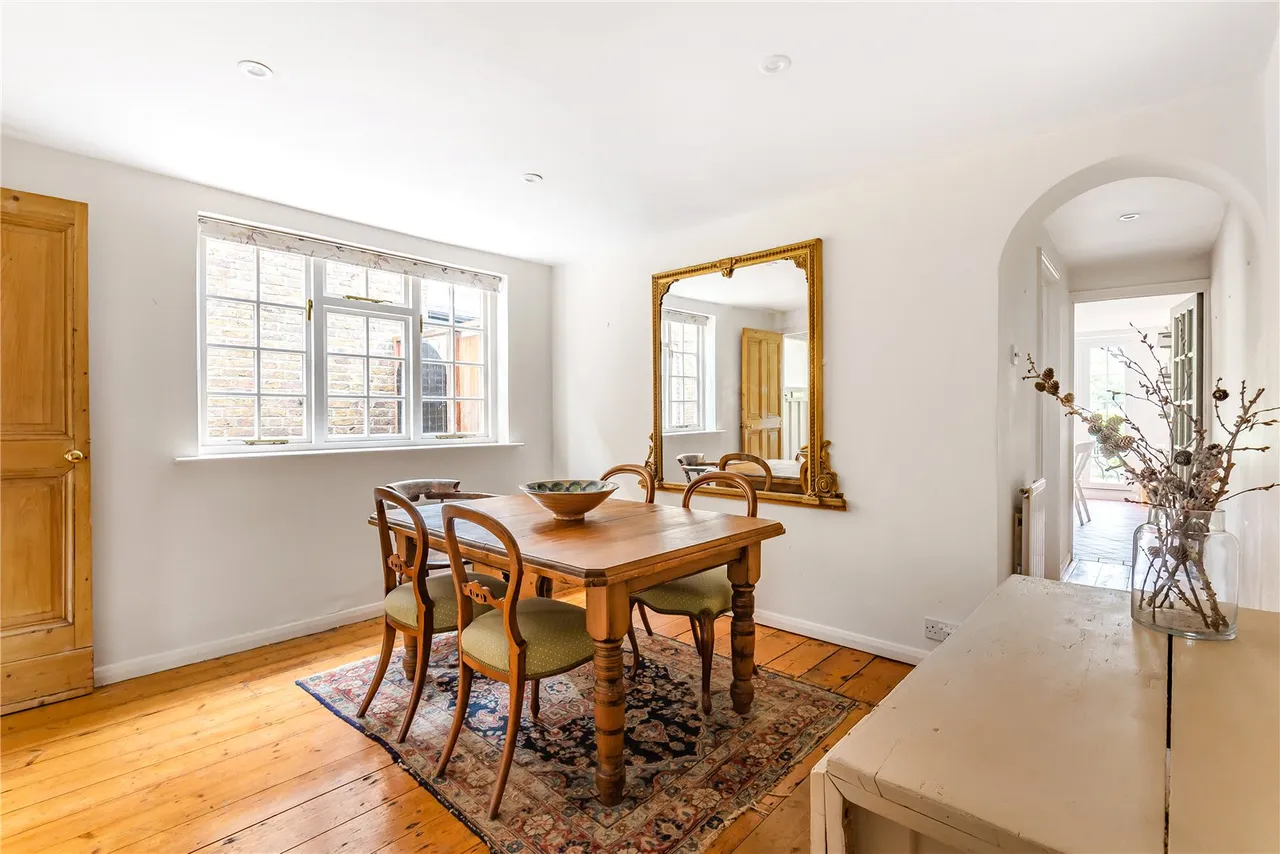 School Walk, Lower Sunbury, TW16 6RB, photo 4