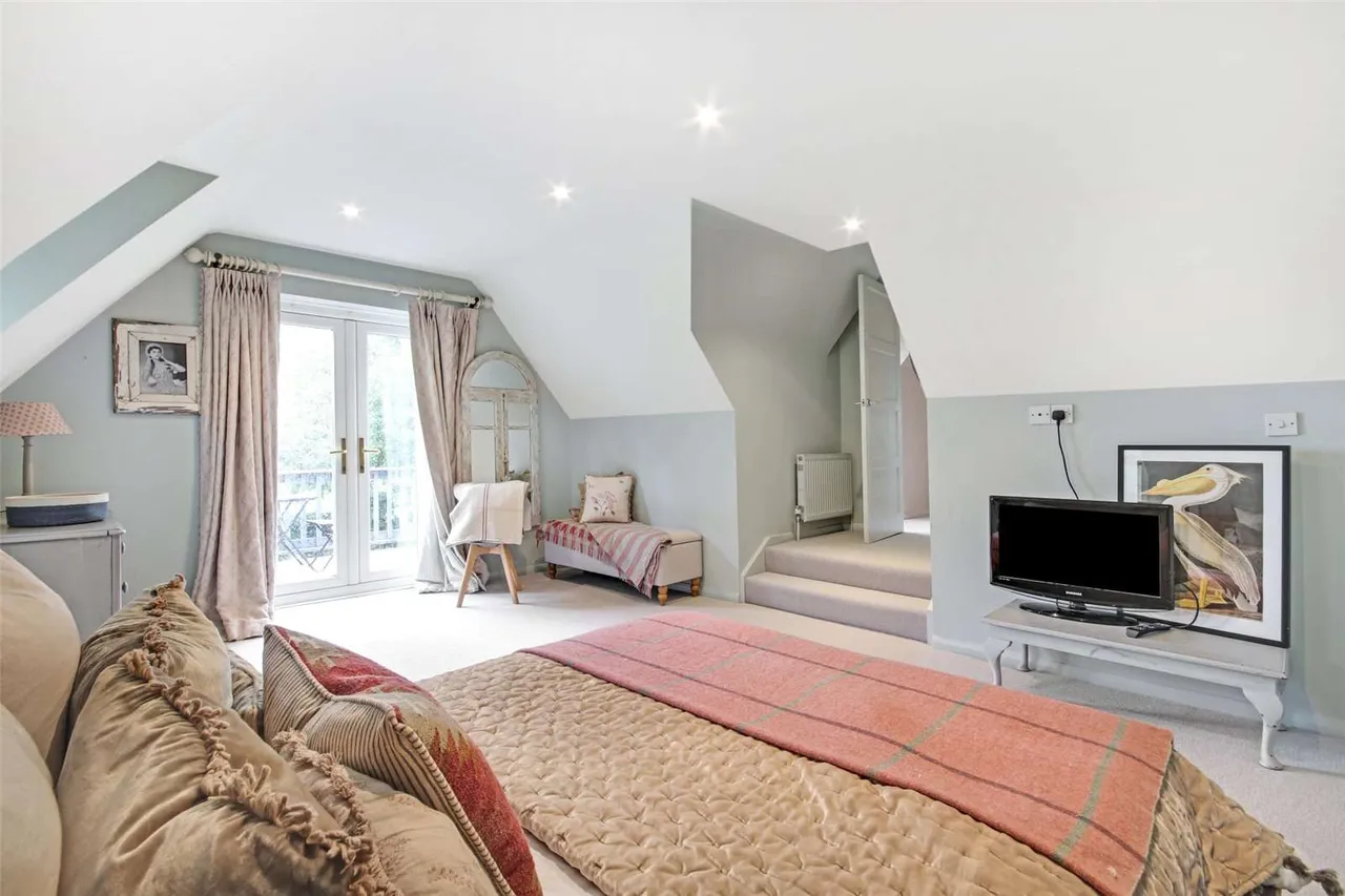 Main Road, Crockham Hill, Edenbridge, Kent, TN8 6SR, photo 9