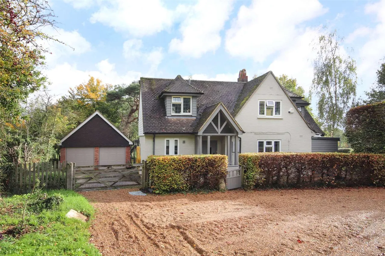 Main Road, Crockham Hill, Edenbridge, Kent, TN8 6SR, photo 3