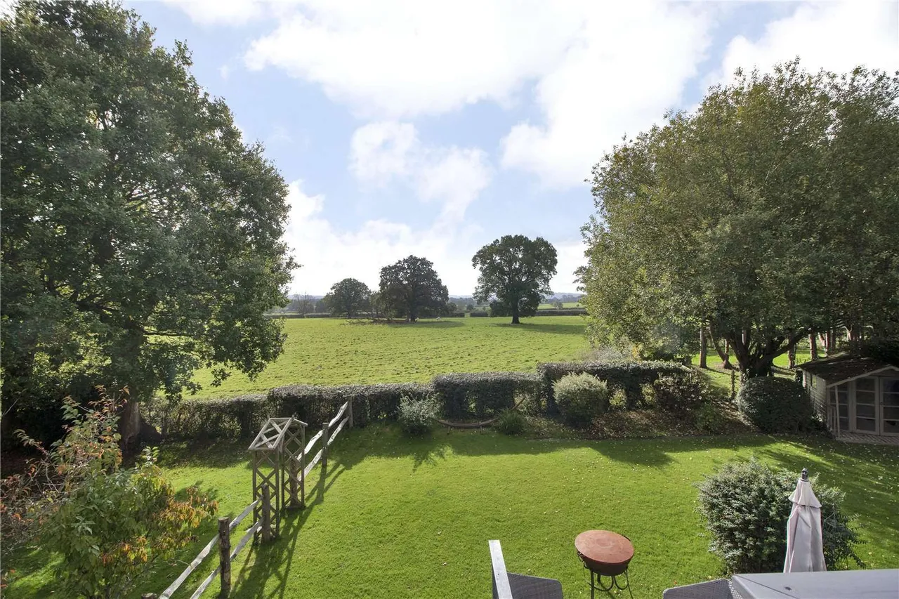 Main Road, Crockham Hill, Edenbridge, Kent, TN8 6SR, photo 12