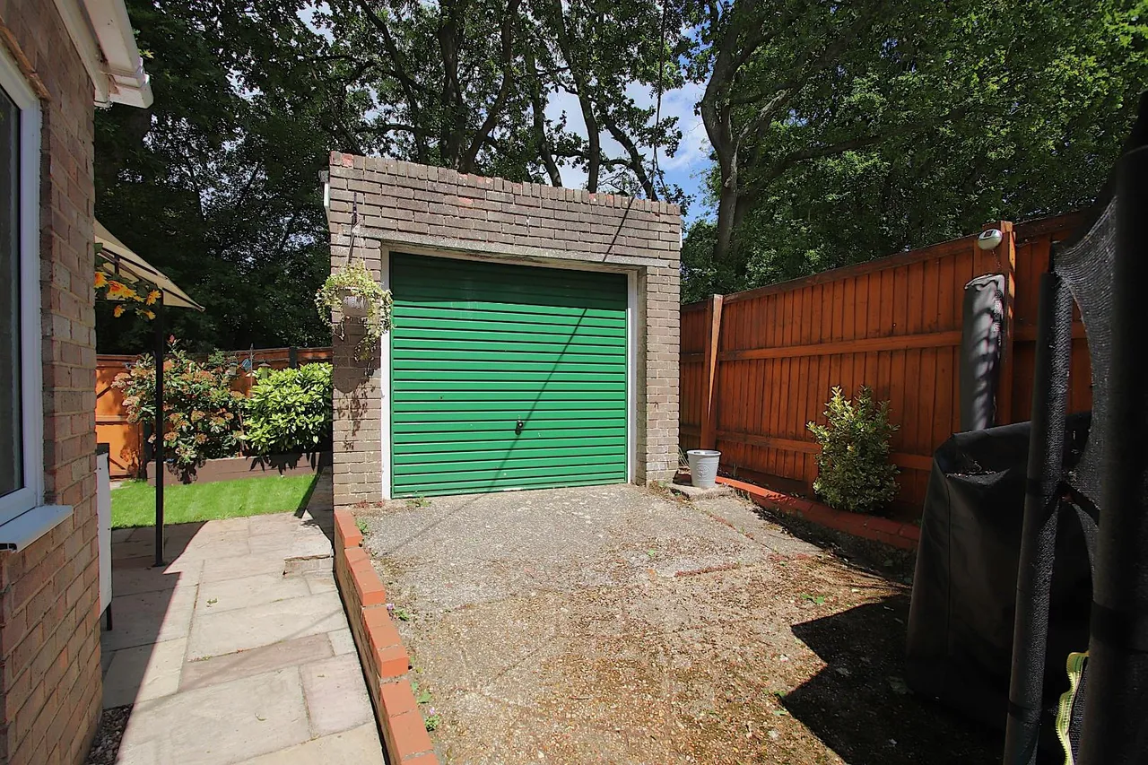 Brunswick Road, Fair Oak, Eastleigh, Hampshire, SO50 8FF, photo 4