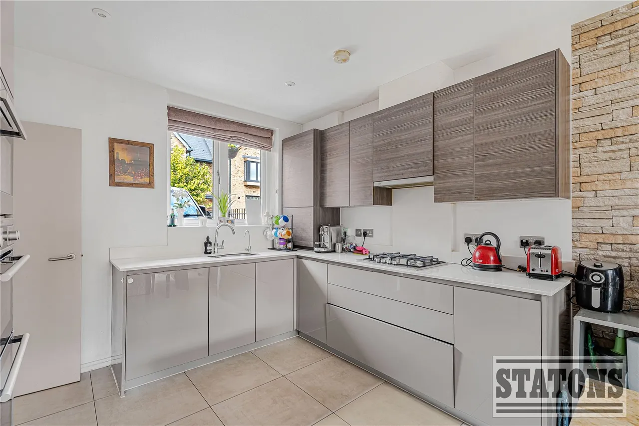 Sphinx Way, Underhill, Barnet, EN5 2FG, photo 3