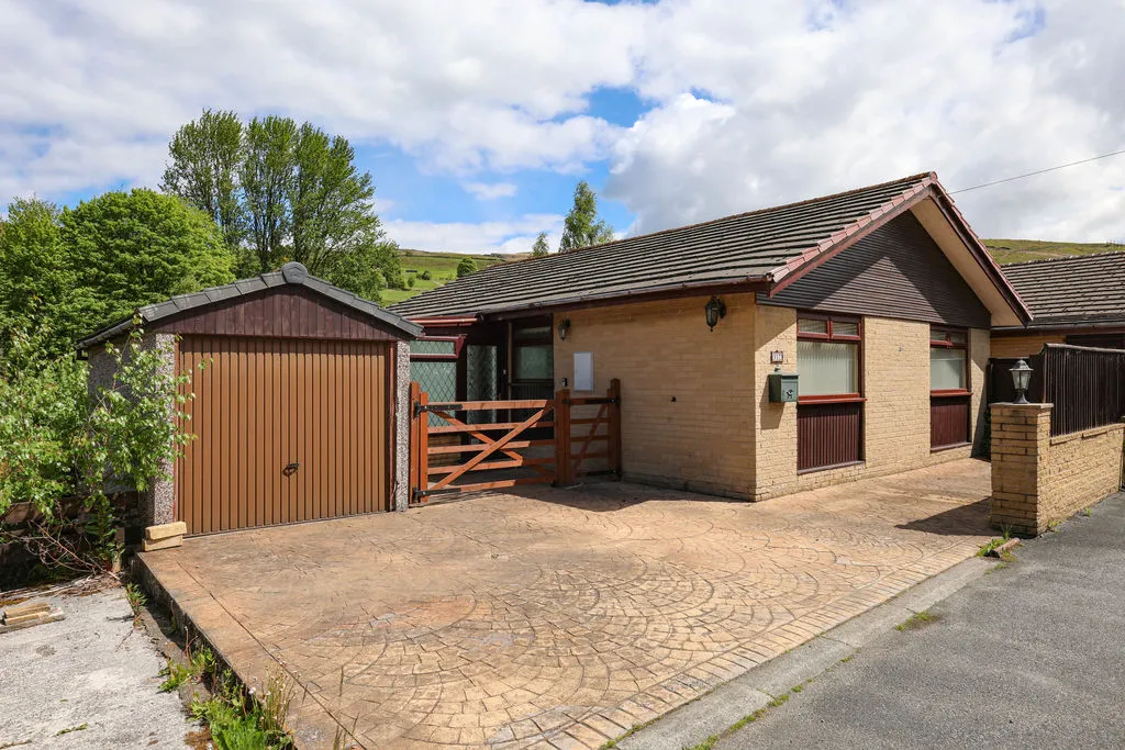 3 bed house for sale — Rochdale Road Walsden, Todmorden OL14 6TY