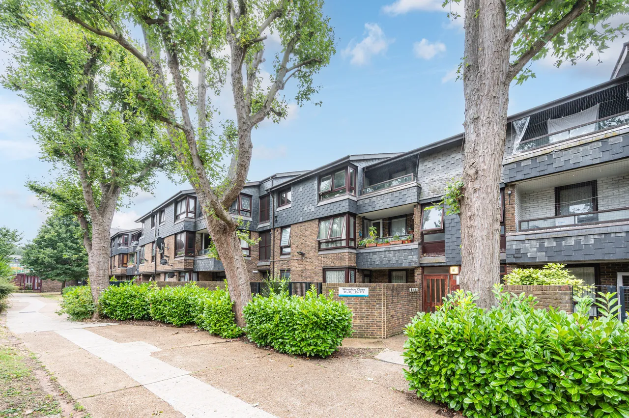1 bed flat for sale — 99 Wivenhoe Close, London