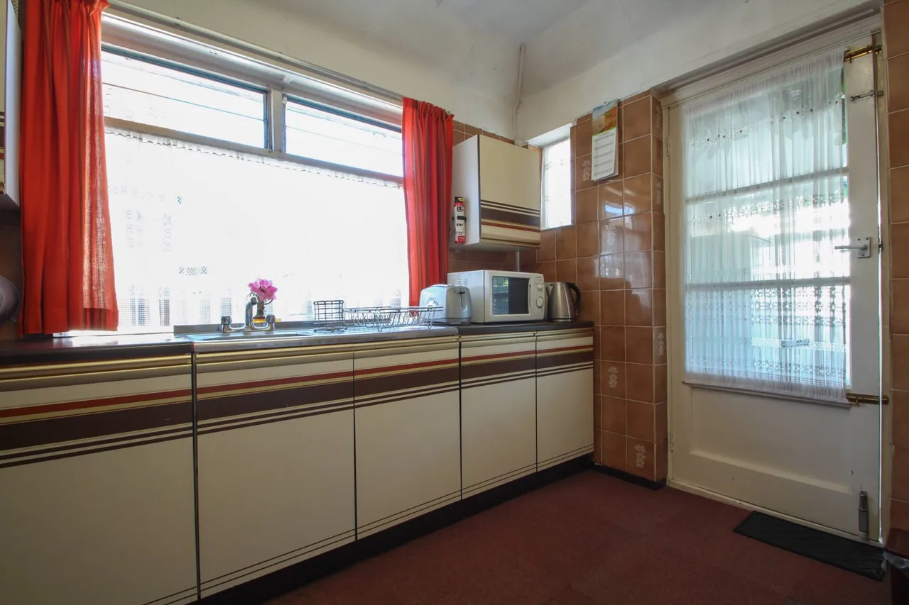 Brampton Road, Bexleyheath, photo 9