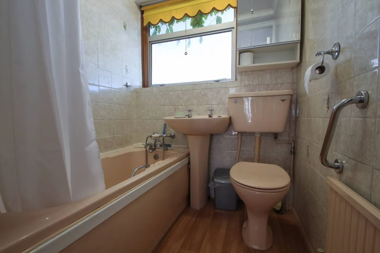 Brampton Road, Bexleyheath, photo 8