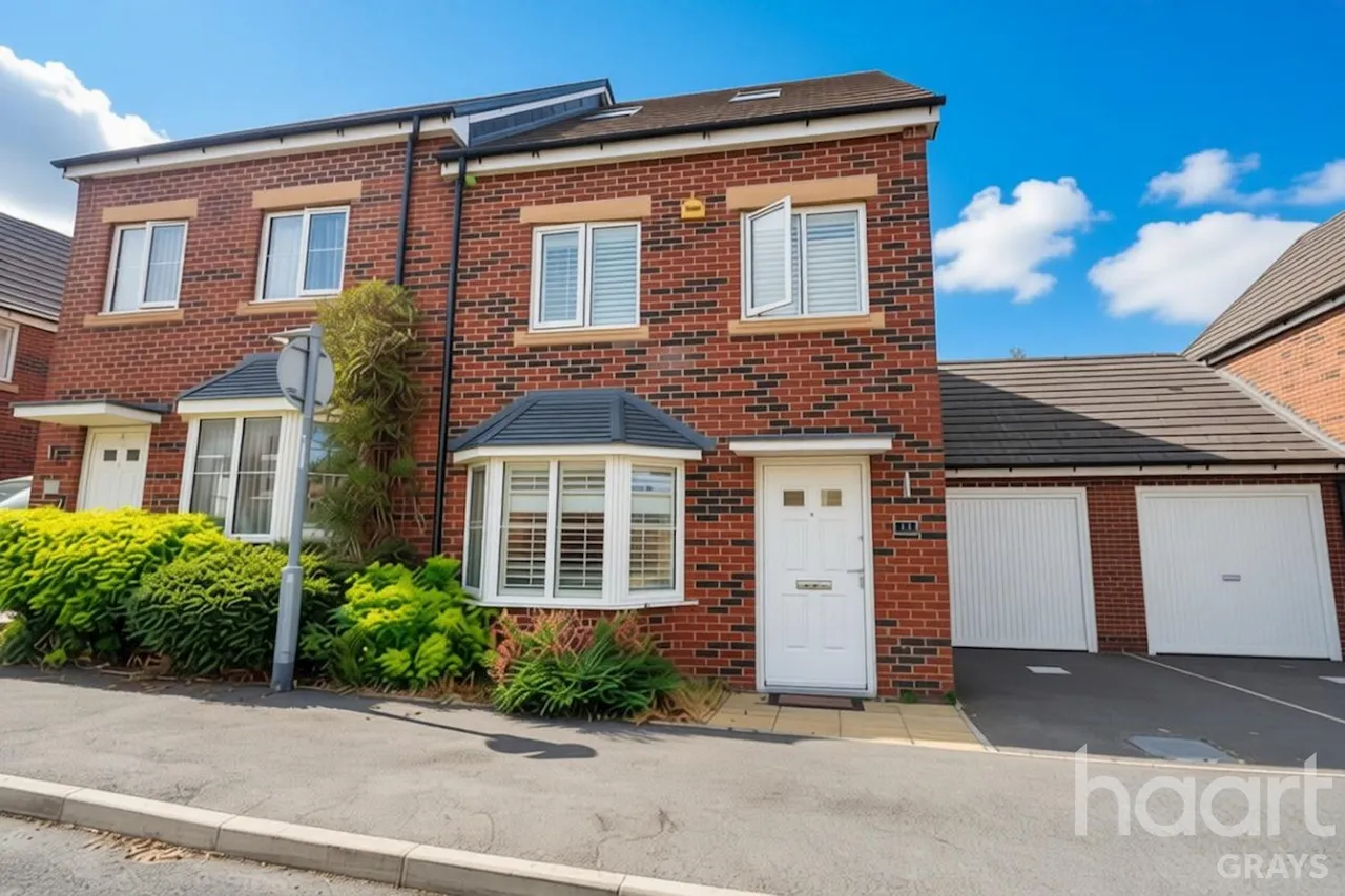 4 bed house for sale, Treetops Close, Grays, RM17