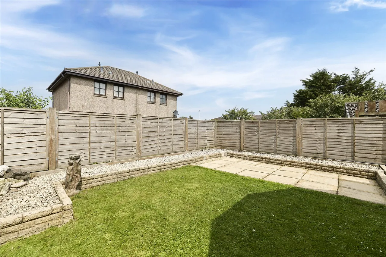 Charleston Avenue, Cove, AB12, photo 14