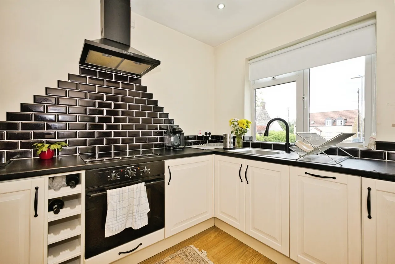 Wesley Close, Wanstrow, BA4, photo 2