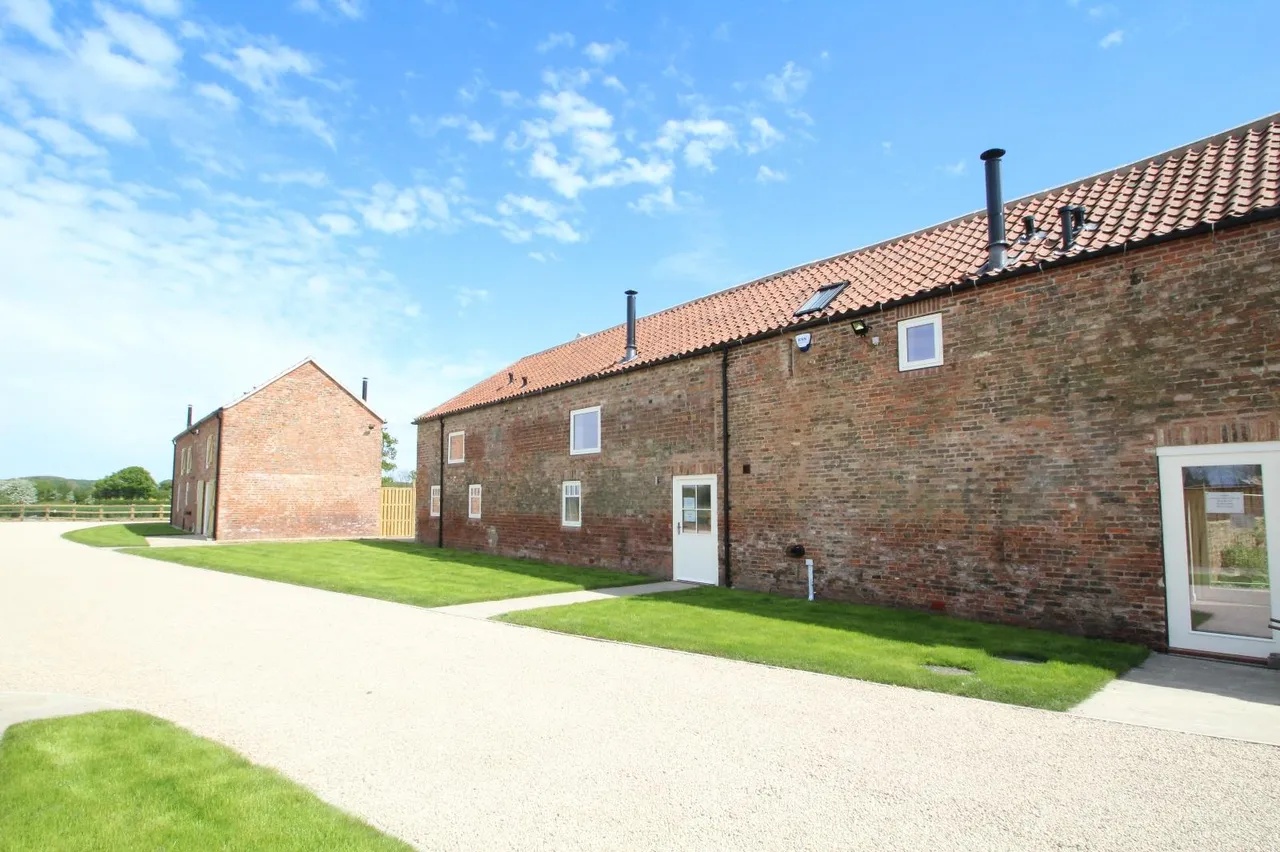 4 bed barn conversion to rent, Catterton, Tadcaster, LS24