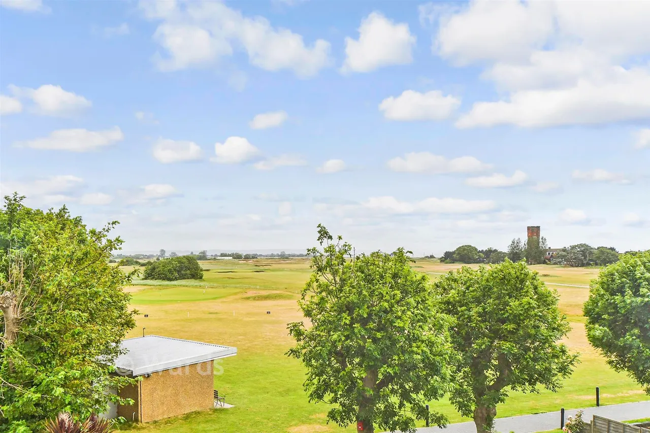 St. Andrew's Road, Littlestone, TN28, photo 2