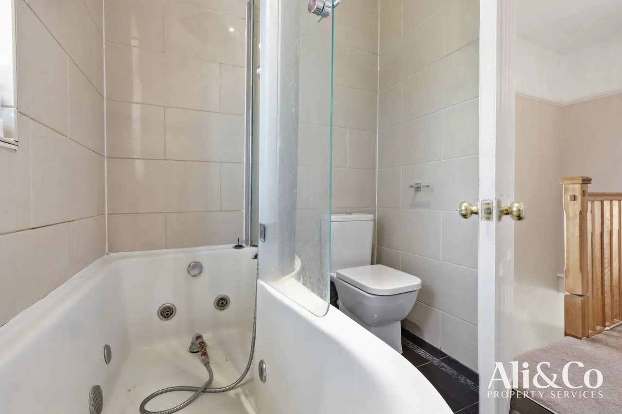 Lenmore Avenue, Grays, Essex, RM17 5NY, photo 16
