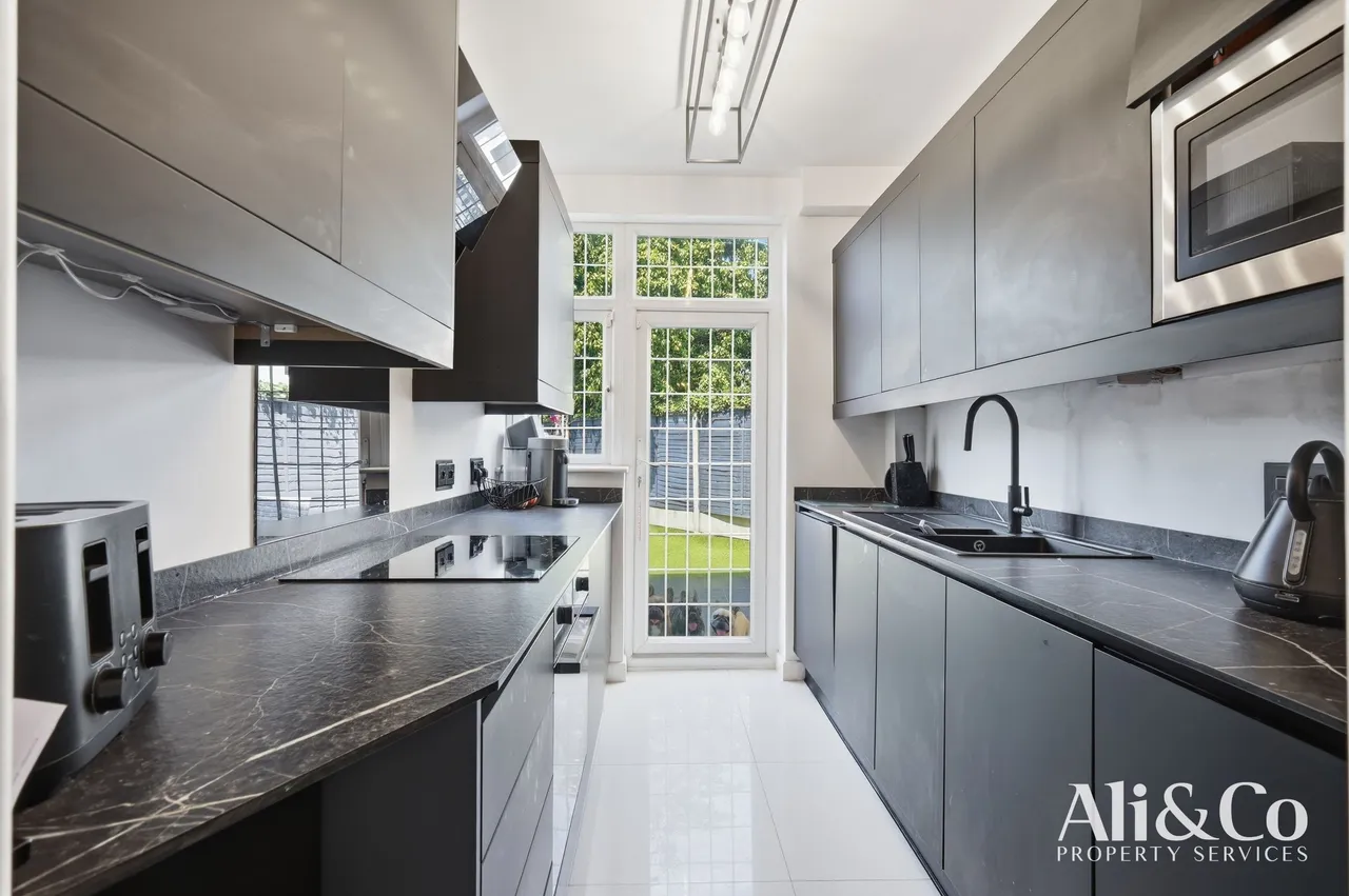 Lenmore Avenue, Grays, Essex, RM17 5NY, photo 6