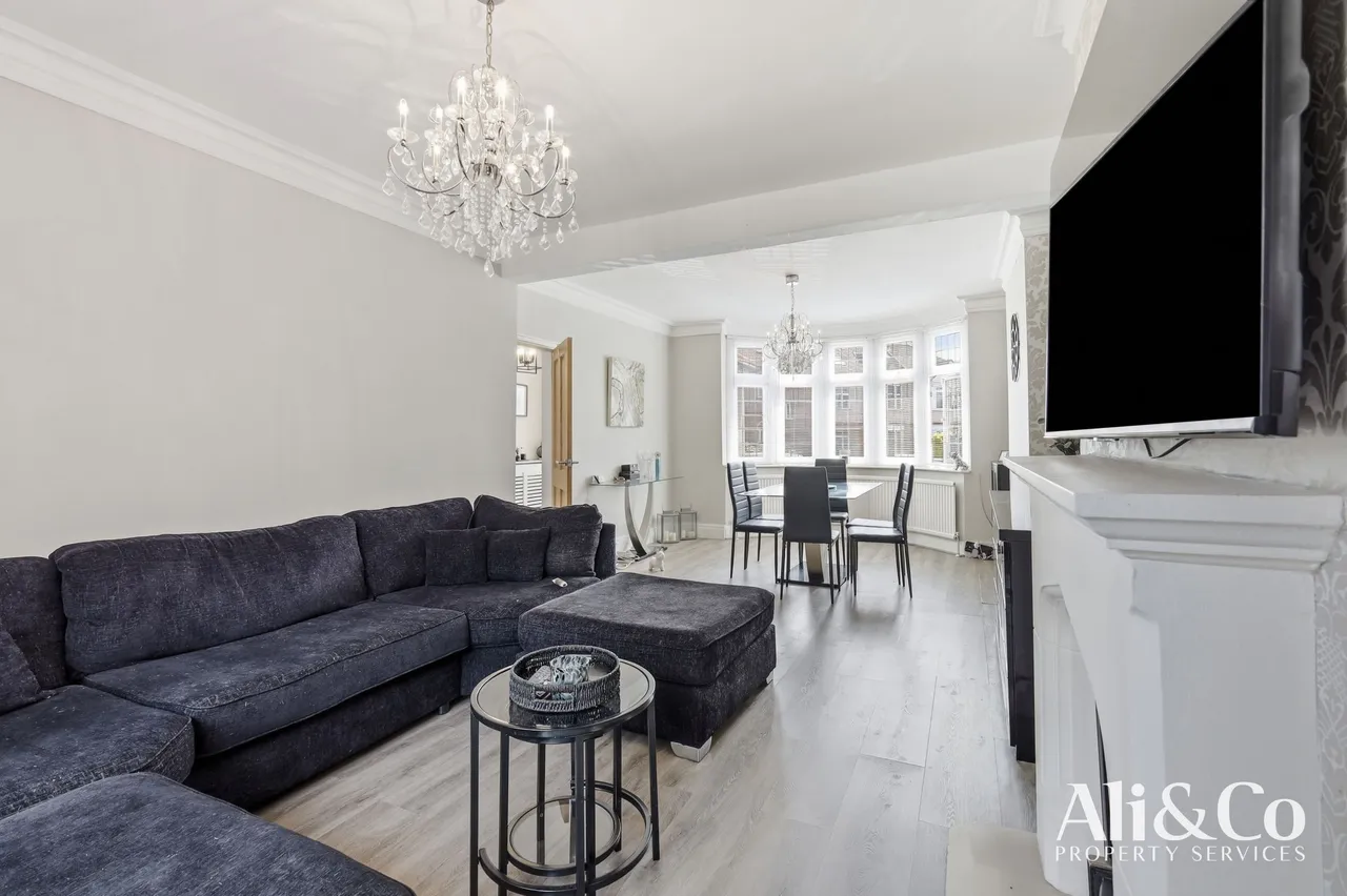 Lenmore Avenue, Grays, Essex, RM17 5NY, photo 2