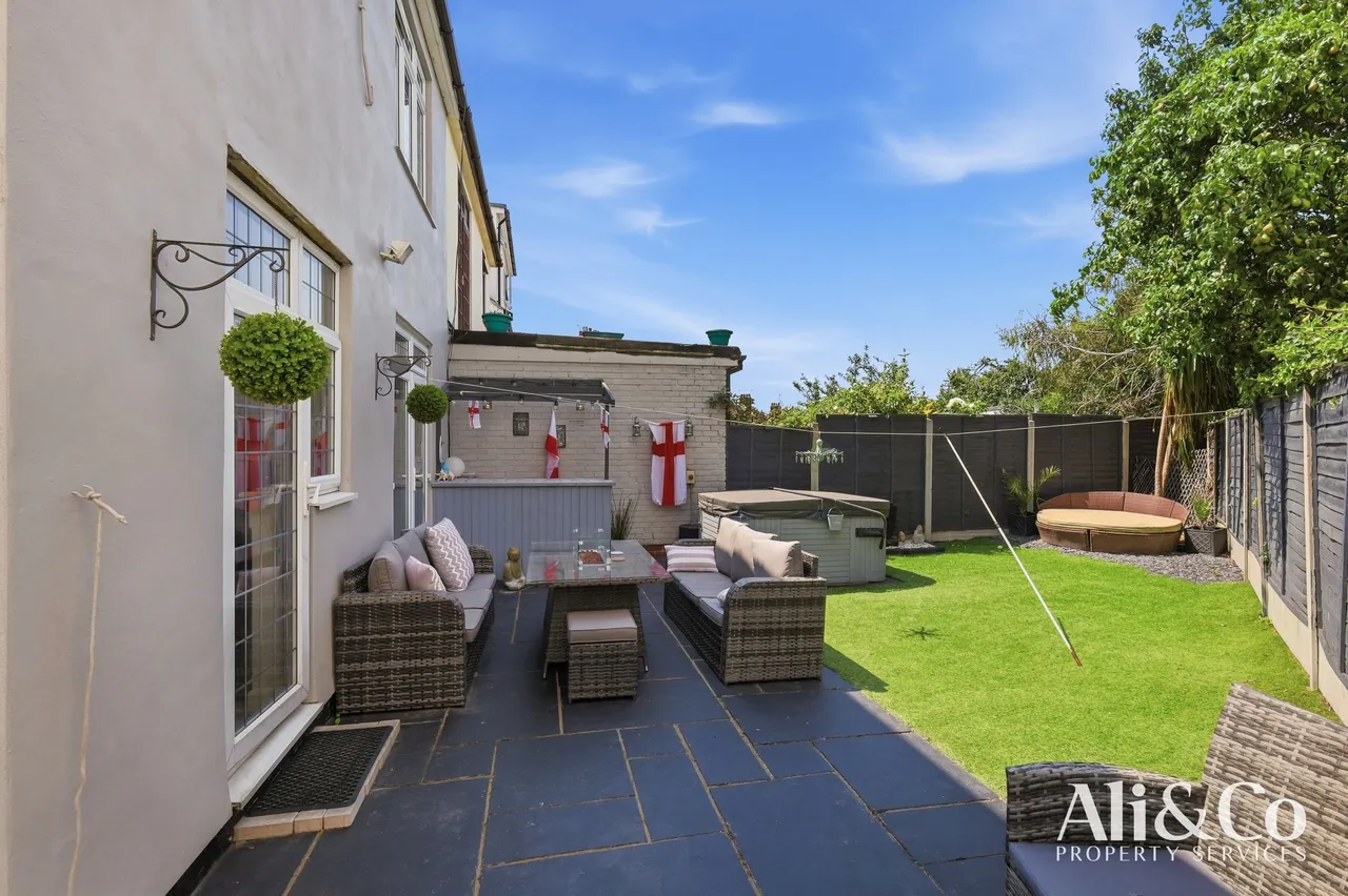 Lenmore Avenue, Grays, Essex, RM17 5NY, photo 19