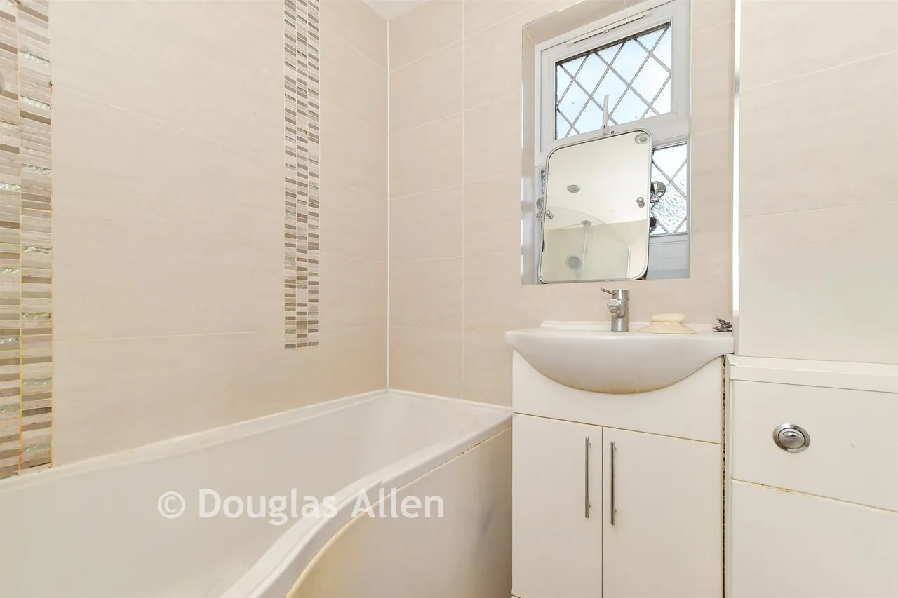 Wellington Mews, Billericay, CM12, photo 8