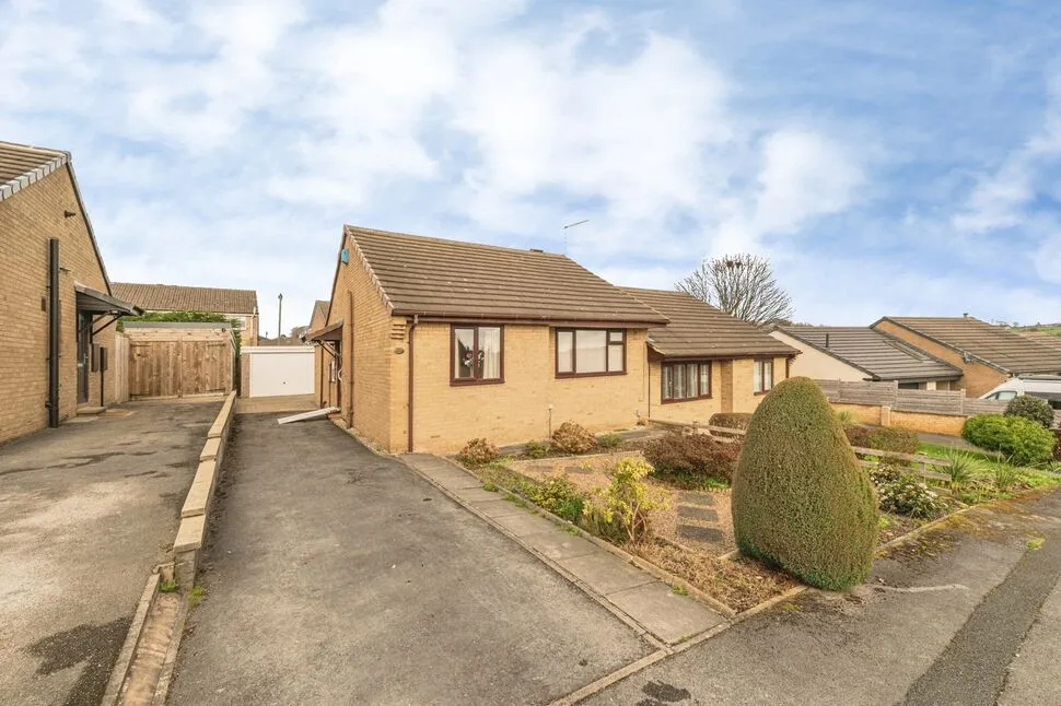 2 bed house for sale, Orchard Way, Brighouse, HD6