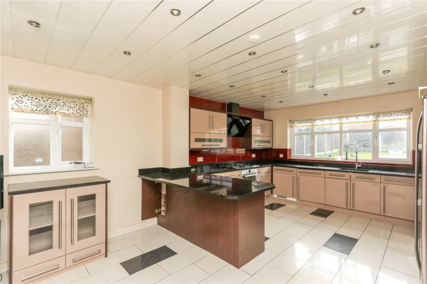 Radnormere Drive, Cheadle Hulme, photo 2