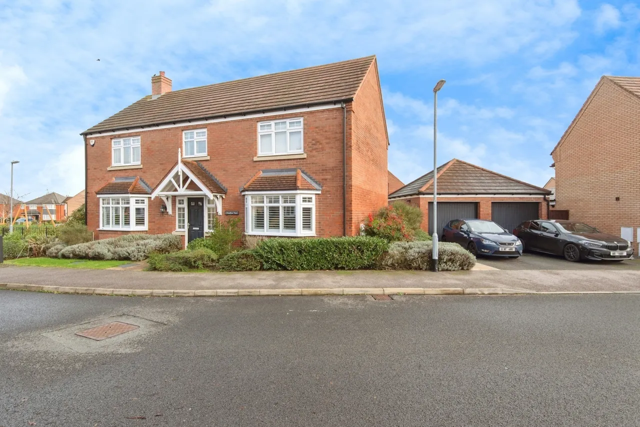 4 bed house for sale — Swallow View, Lower Stondon, Henlow, Bedfordshire, SG16
