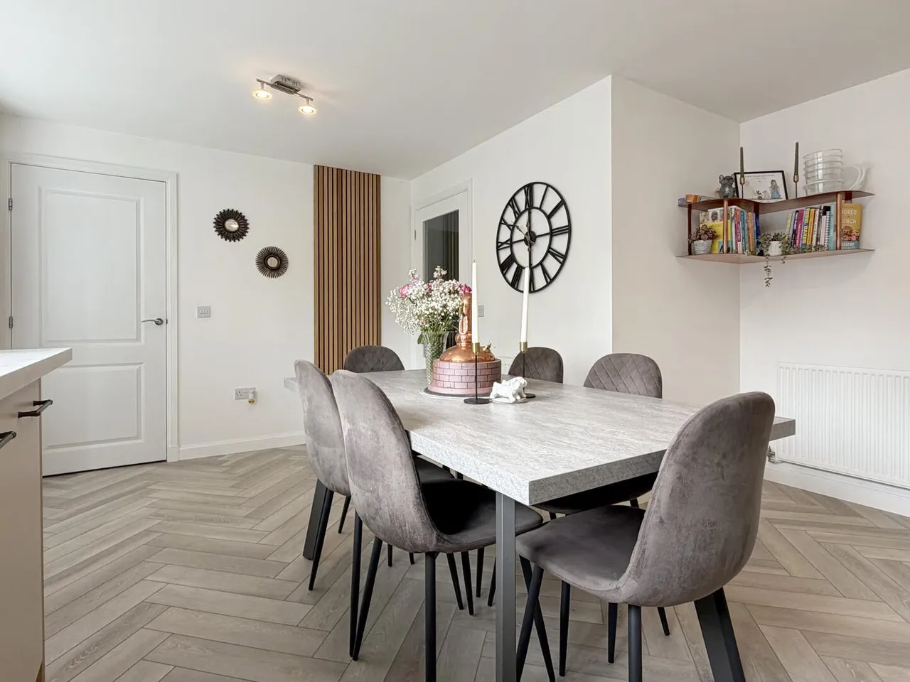 Dove Court, Elgin, photo 7