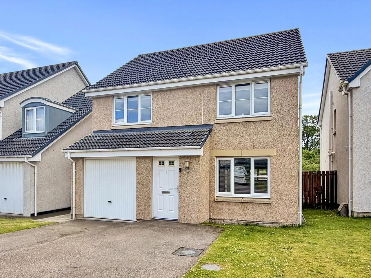 4 bed house for sale — Dove Court, Elgin