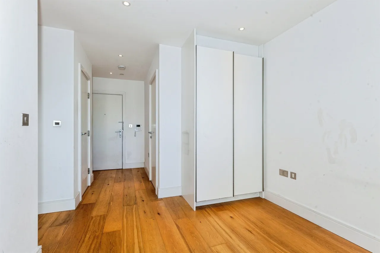 High Street, Slough, SL1, photo 5