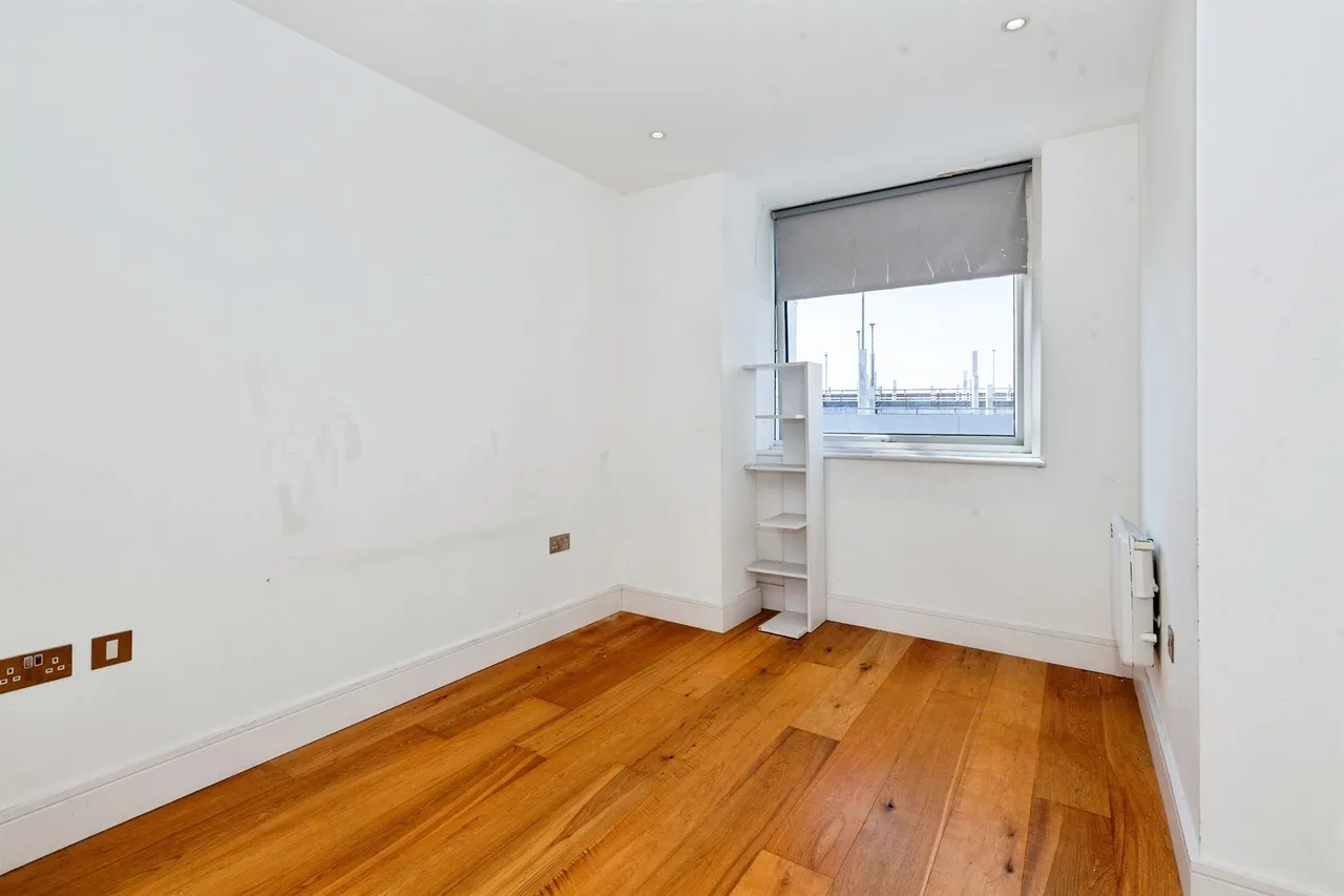 High Street, Slough, SL1, photo 6