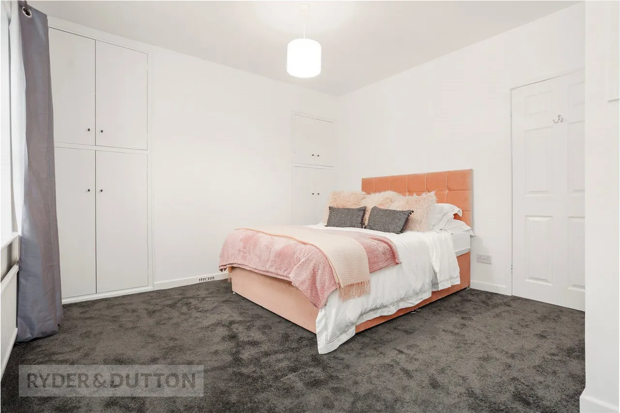 Oldham Road, Denshaw, OL3, photo 6
