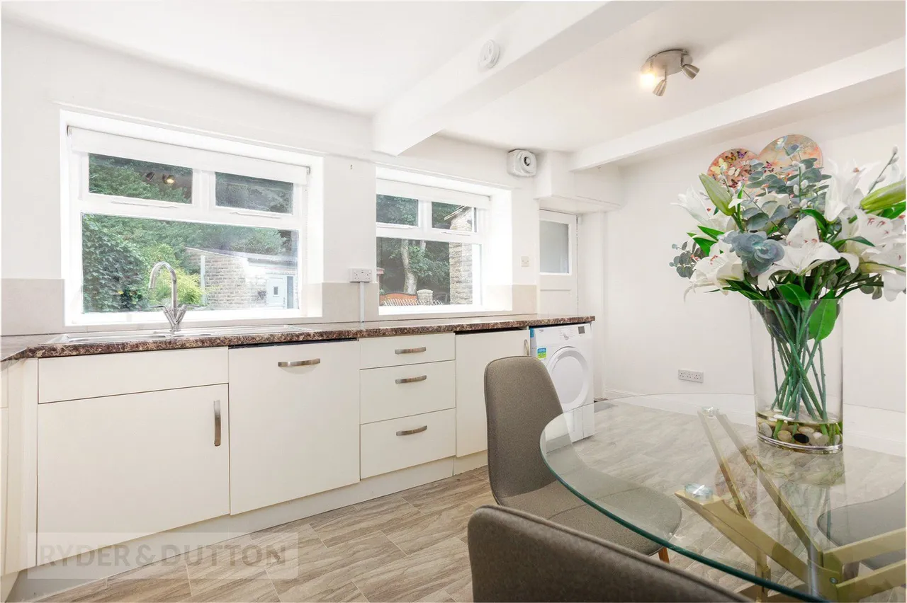 Oldham Road, Denshaw, OL3, photo 5
