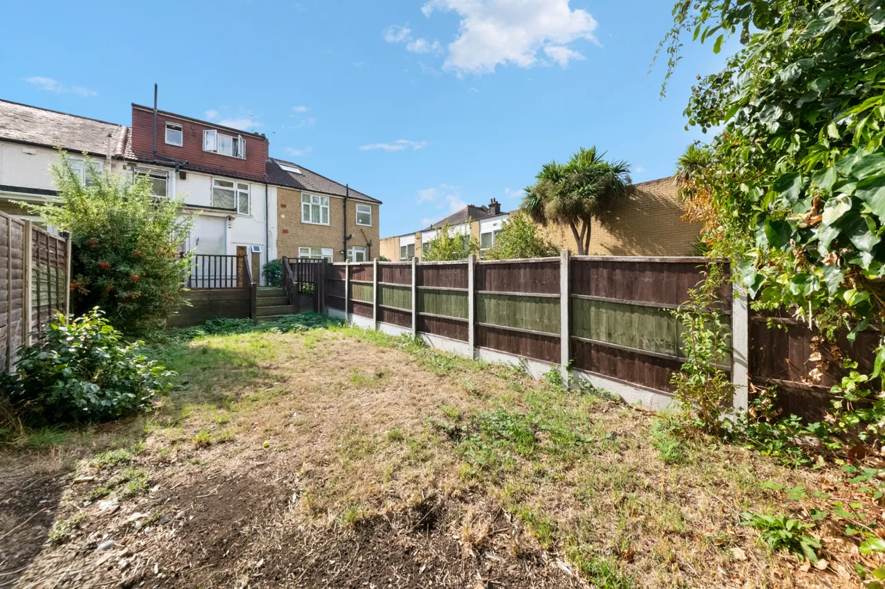 Queens Avenue, Greenford, UB6 9BX, photo 12