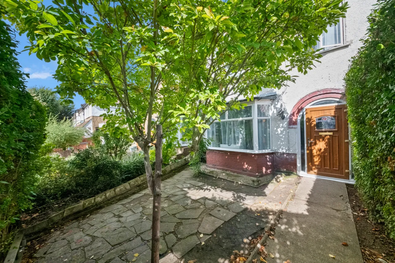 4 bed house for sale — Queens Avenue, Greenford, UB6 9BX