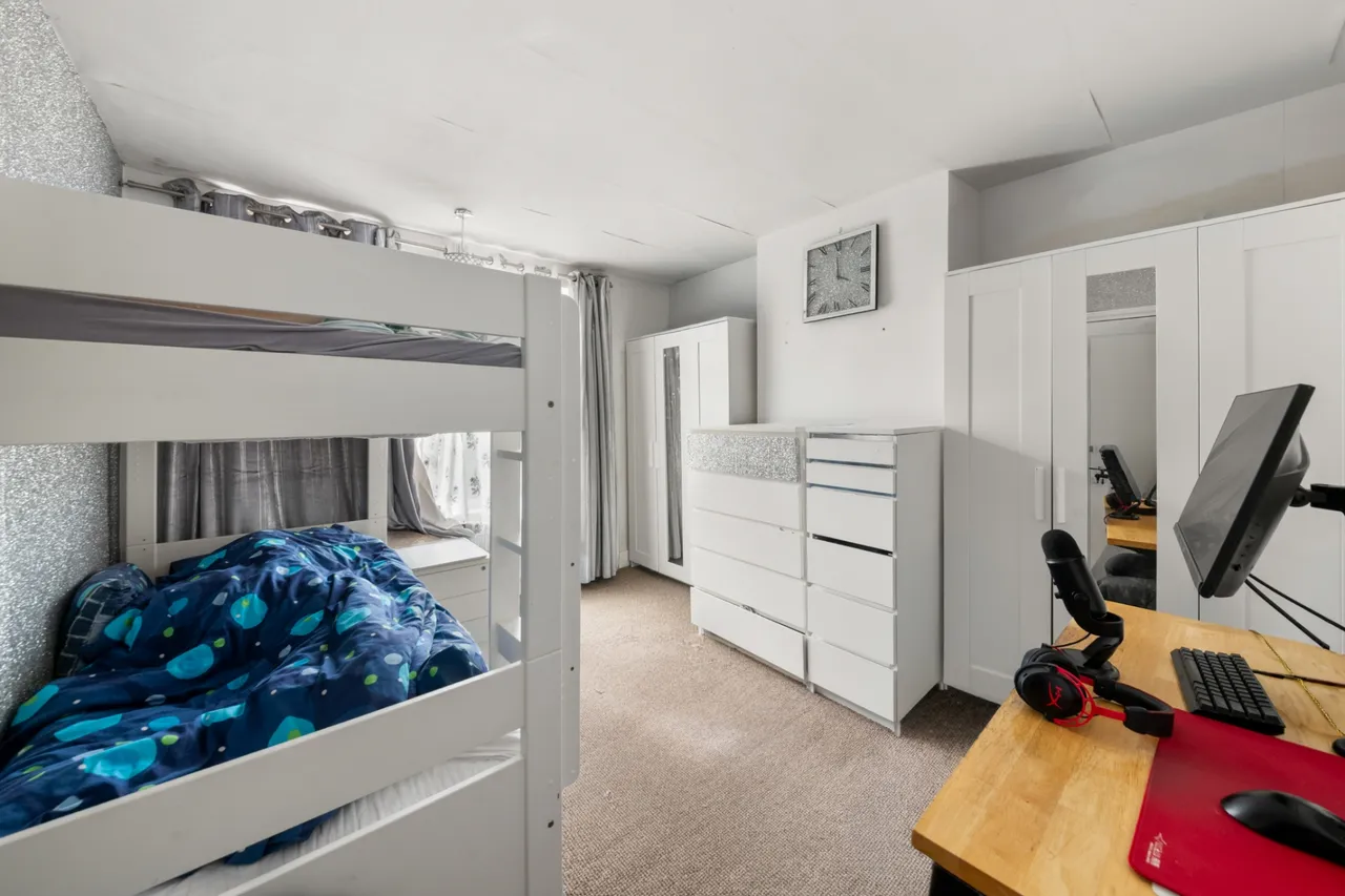 Queens Avenue, Greenford, UB6 9BX, photo 7