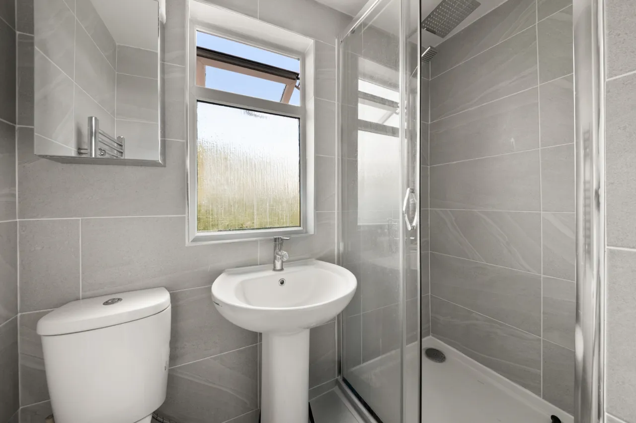 Queens Avenue, Greenford, UB6 9BX, photo 6