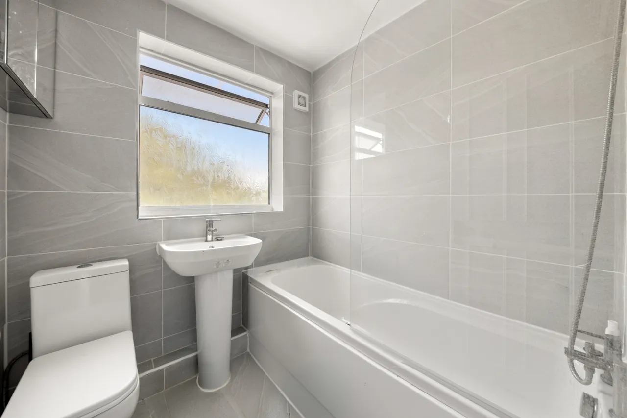 Queens Avenue, Greenford, UB6 9BX, photo 11