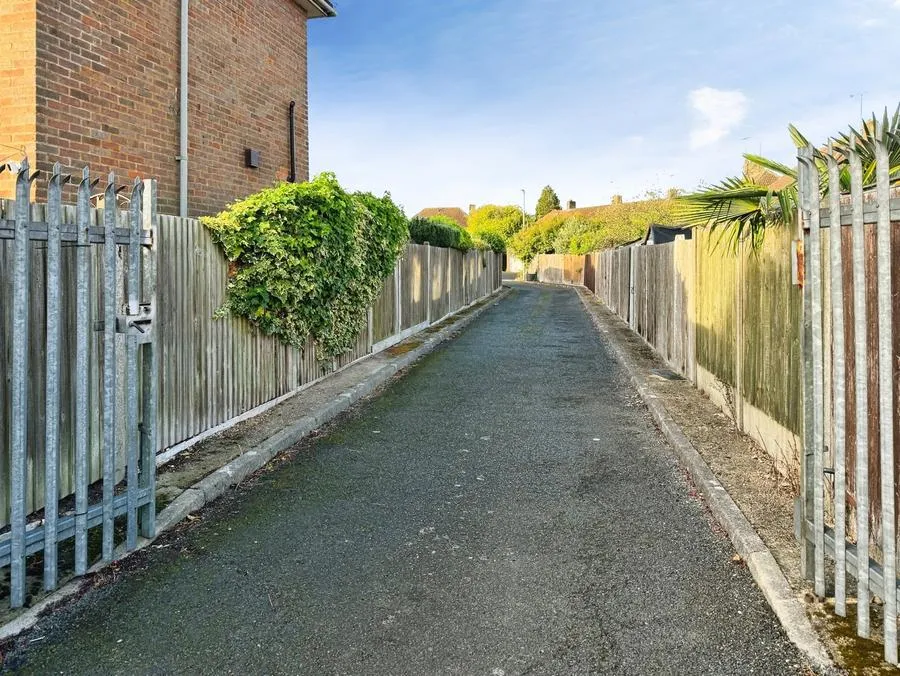 Benning Avenue, Dunstable, LU6, photo 16