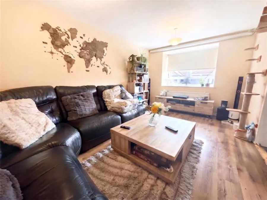 Alexandra Avenue, Camberley, GU15, photo 2