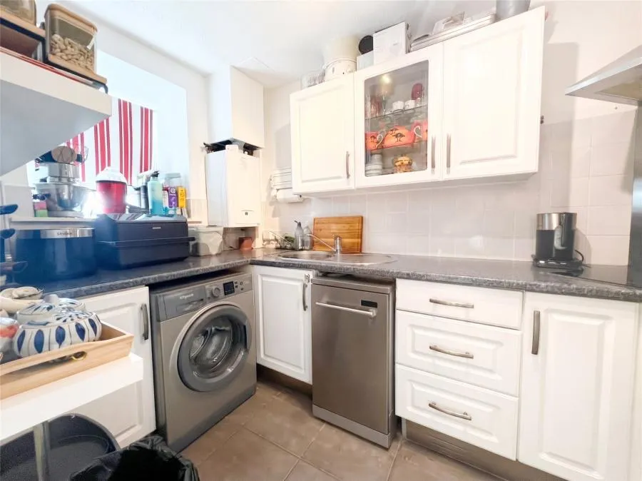 Alexandra Avenue, Camberley, GU15, photo 3