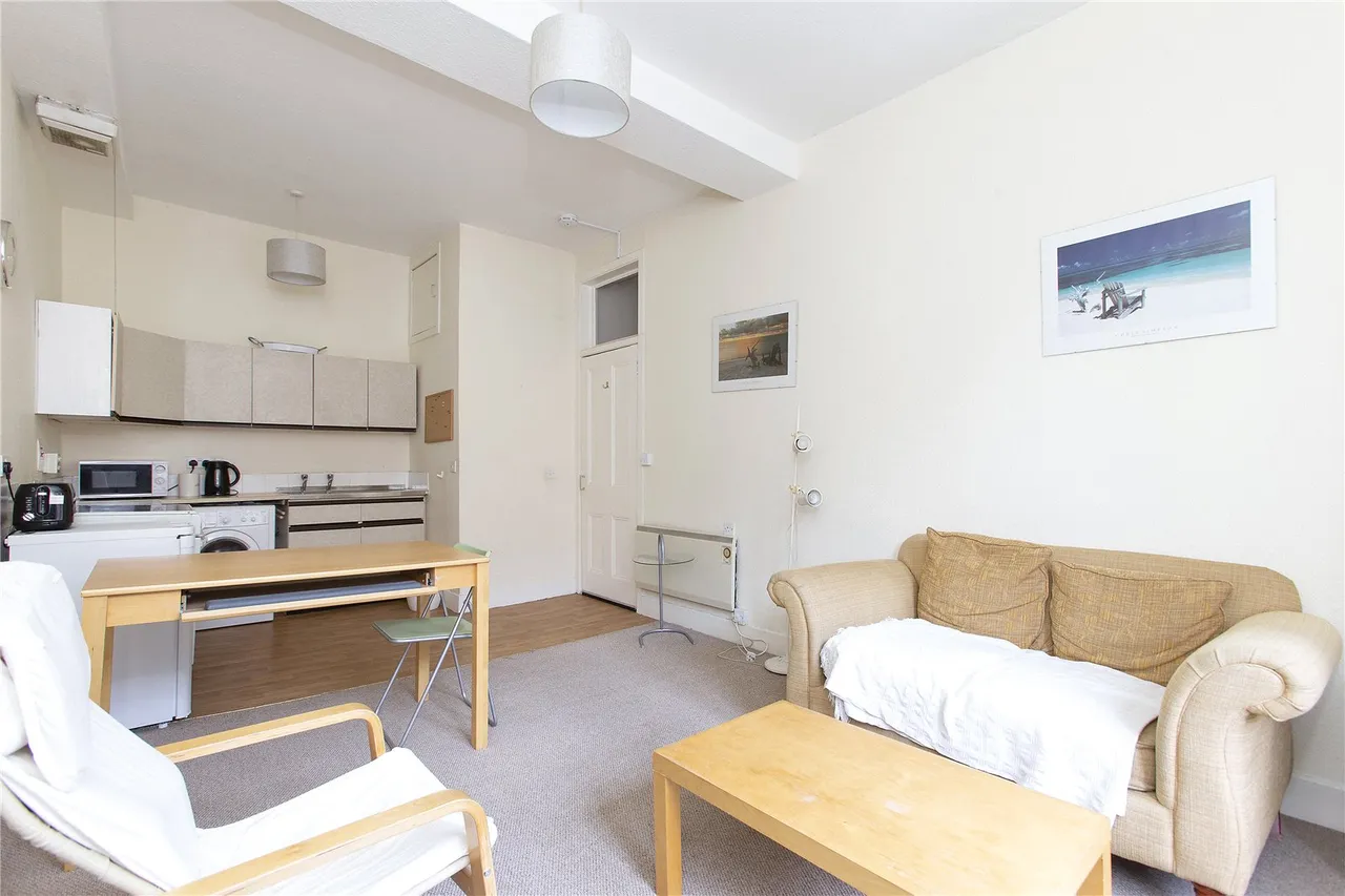 1 bed flat to rent, Caledonian Place, Edinburgh, EH11