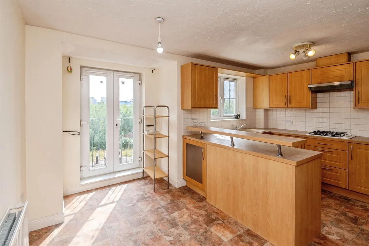 Waterfront Way, Walsall, WS2, photo 4
