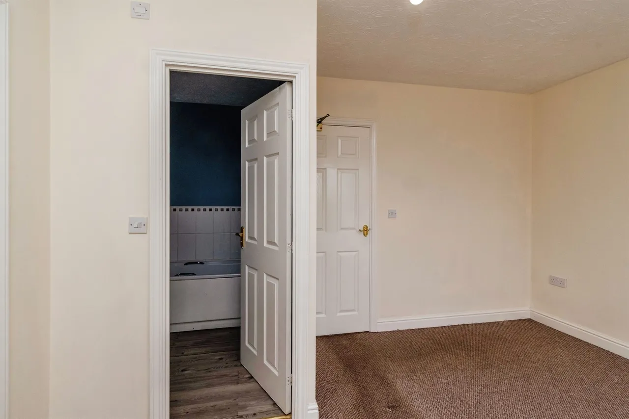 Waterfront Way, Walsall, WS2, photo 13
