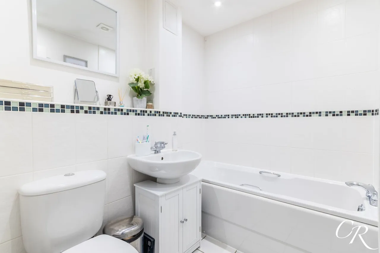 Butterfield Court, Bishops Cleeve, photo 12