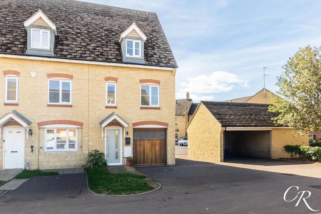 3 bed house for sale, Butterfield Court, Bishops Cleeve