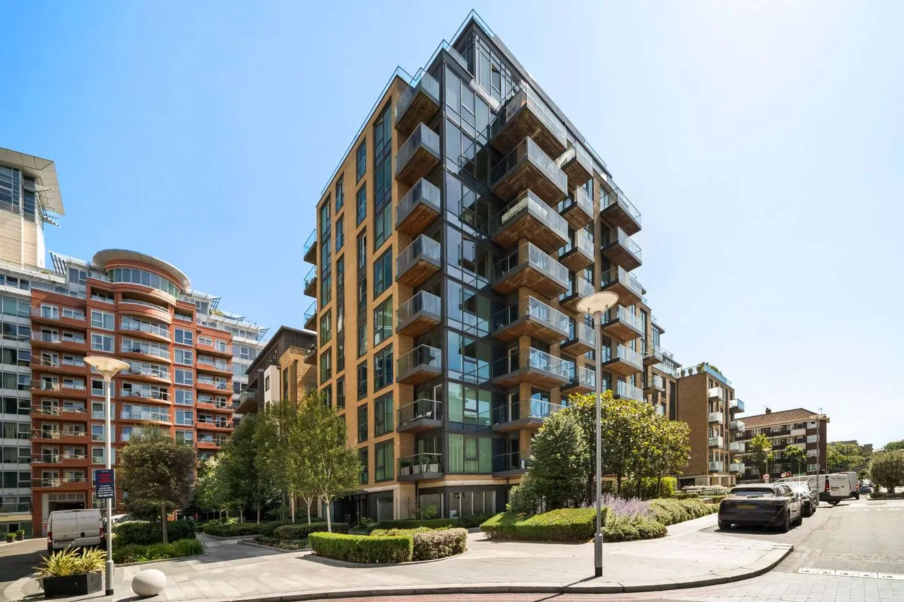 1 bed flat for sale — Jasmine House, Juniper Drive, London, SW18 1GL