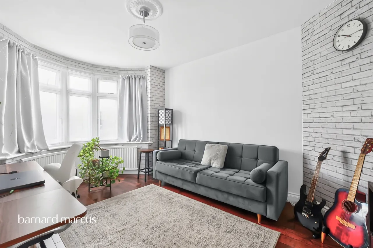 West Mead, Epsom, KT19, photo 3