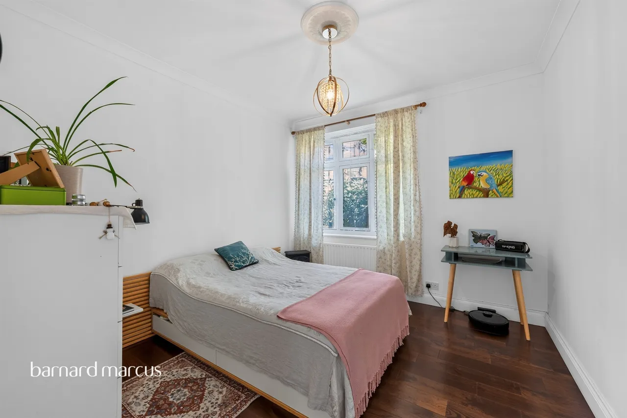 West Mead, Epsom, KT19, photo 8