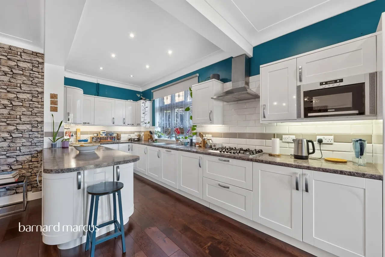 West Mead, Epsom, KT19, photo 4