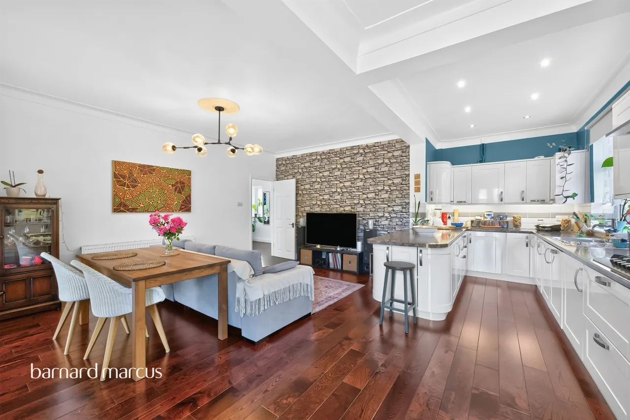 West Mead, Epsom, KT19, photo 5