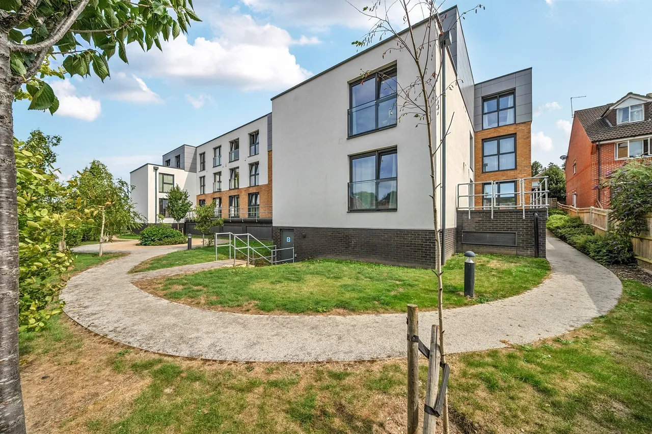 Boyn Valley Road, Maidenhead, photo 11