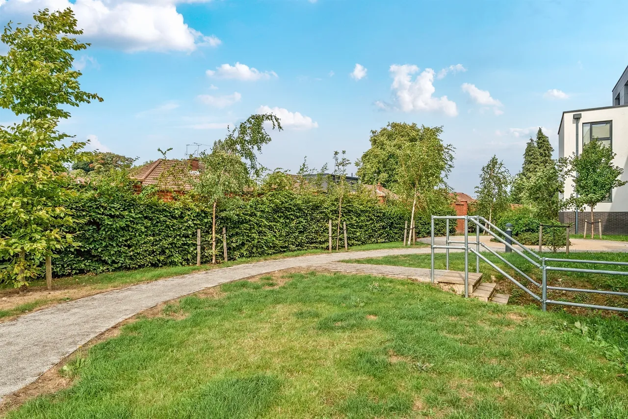 Boyn Valley Road, Maidenhead, photo 10