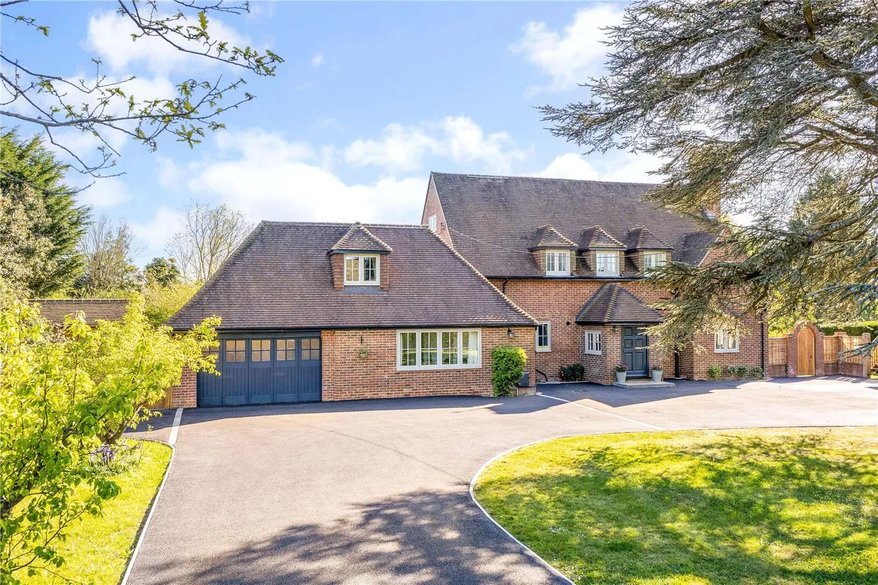 8 bed house for sale — Lyons Road, Slinfold, Horsham, West Sussex, RH13 0QS